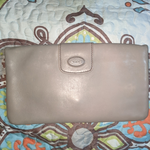 Tod\'s leather clutch